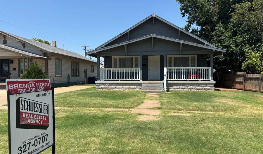 626 Center St, Alva, OK 73717 - 3 Beds, 2 Bath