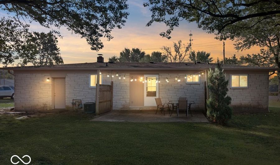 1348 W County Line Rd, Indianapolis, IN 46217 - 3 Beds, 2 Bath
