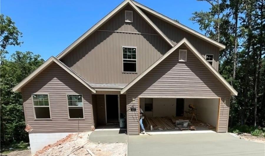 13 Banbury Cir, Bella Vista, AR 72714 - 3 Beds, 3 Bath