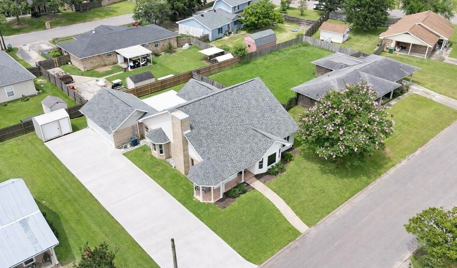 246 Pine Driveway, Bay St. Louis, MS 39520 - 3 Beds, 3 Bath