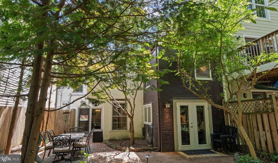 28 SWAN St, Lambertville, NJ 08530 - 3 Beds, 2 Bath