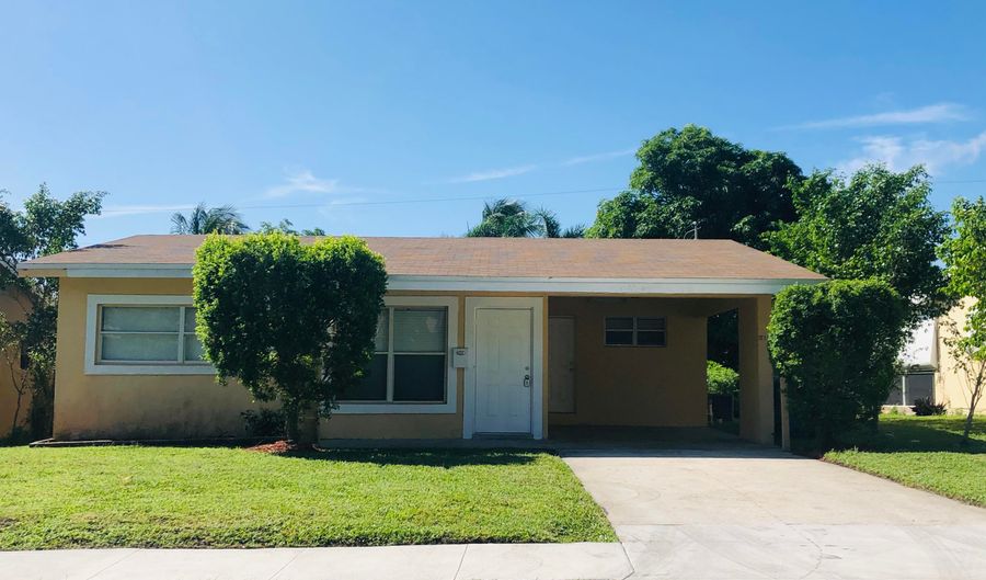 214 SW 10th Ave, Boynton Beach, FL 33435 - 4 Beds, 2 Bath