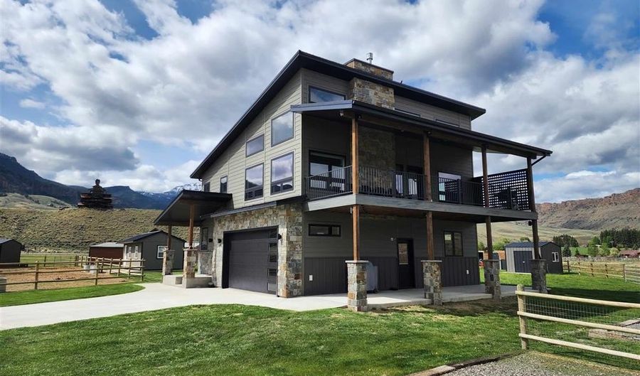 15 Road 6CU, Cody, WY 82414 - 3 Beds, 1 Bath