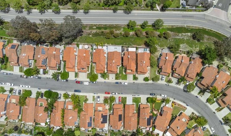 1813 Avenida Segovia, Oceanside, CA 92056 - 3 Beds, 3 Bath