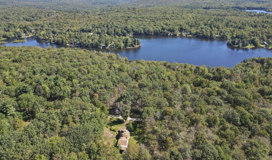 152 Sir Edwards Way, Becket, MA 01223 - 2 Beds, 2 Bath