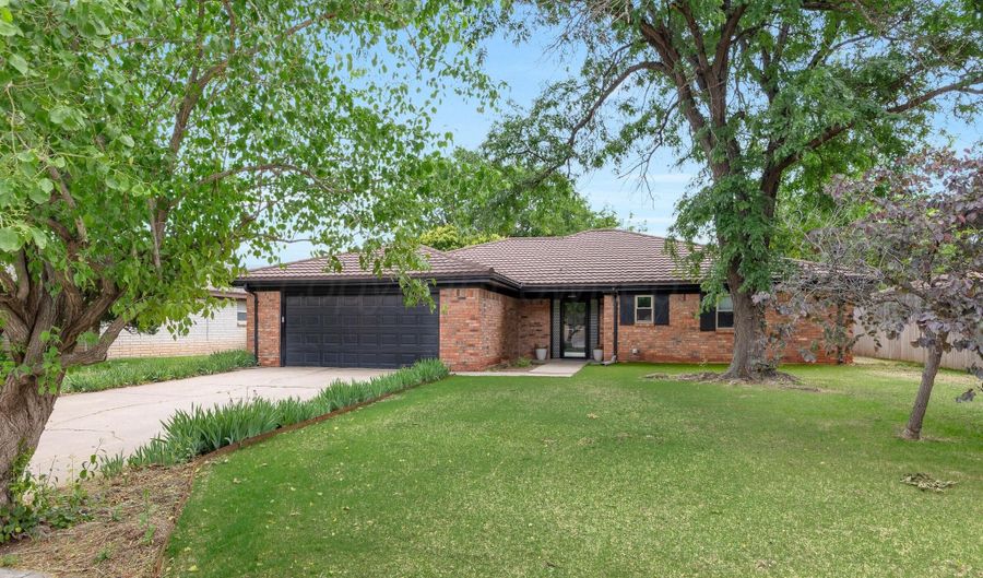 3703 MONTAGUE Dr, Amarillo, TX 79109 - 3 Beds, 3 Bath
