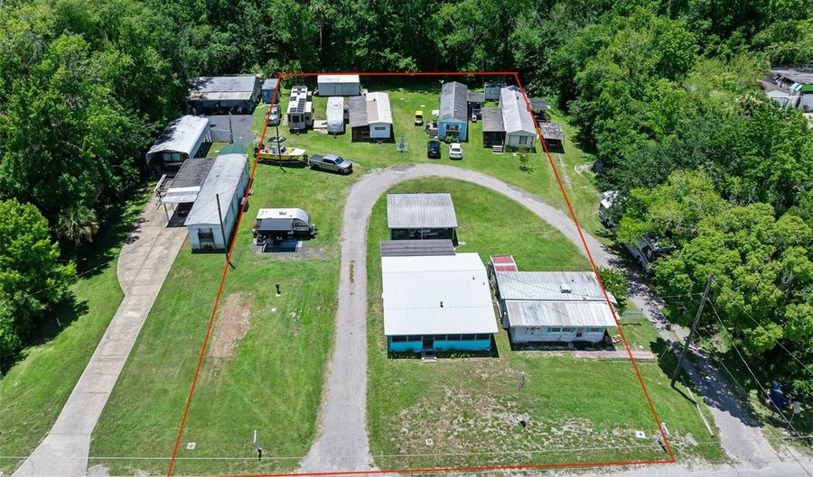 55521 FRONT St, Astor, FL 32102 - 5 Beds, 4 Bath