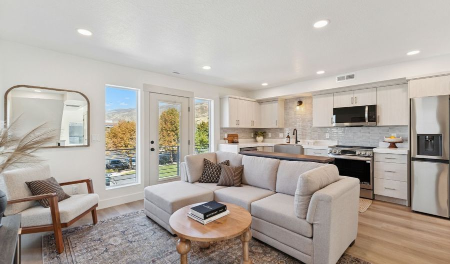 51 E 200 N 3, Bountiful, UT 84010 - 2 Beds, 3 Bath