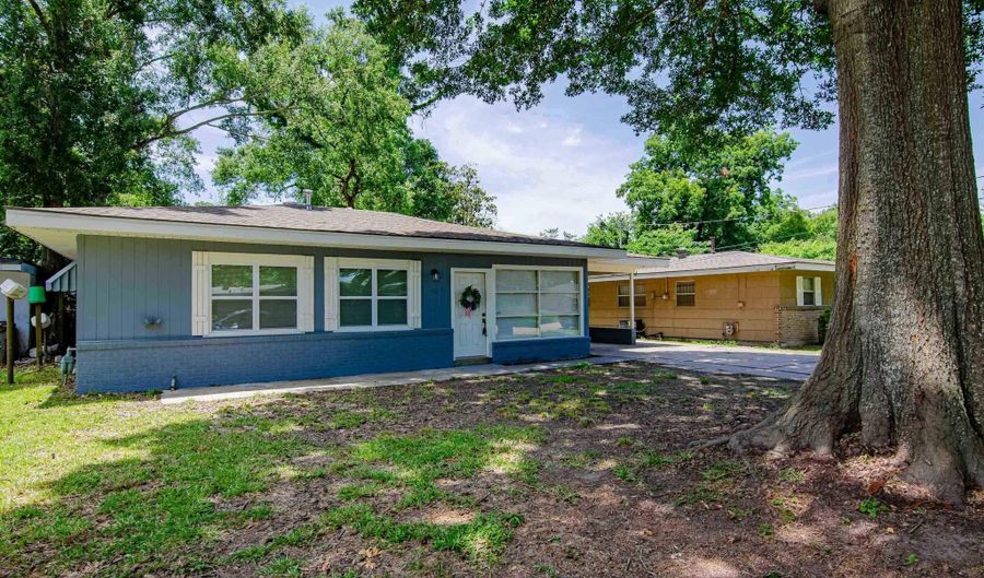 1245 Aster St, Baton Rouge, LA 70802 - 3 Beds, 1 Bath