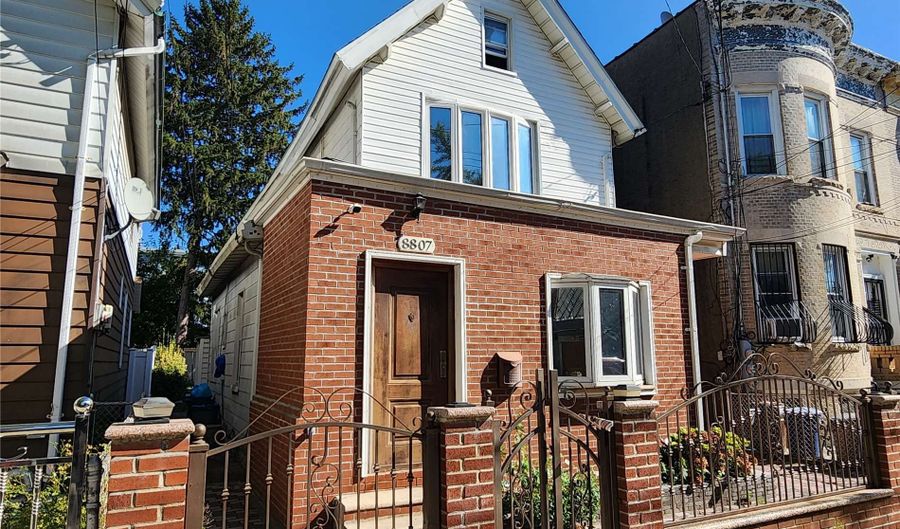 88-07 74th Pl, Woodhaven, NY 11421 - 3 Beds, 3 Bath
