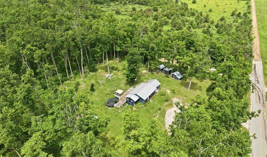 7028 Barney Rd, Alanson, MI 49706 - 3 Beds, 3 Bath