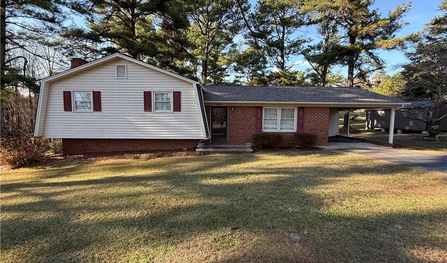 4804 Old Lexington Rd, Asheboro, NC 27205 - 3 Beds, 2 Bath