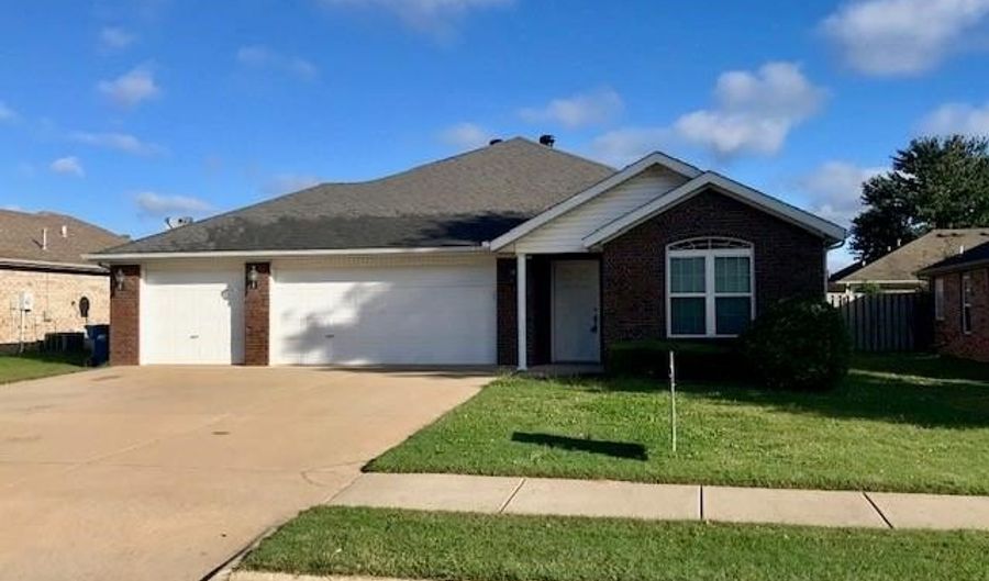3908 SW Surrey Ave, Bentonville, AR 72712 - 3 Beds, 2 Bath