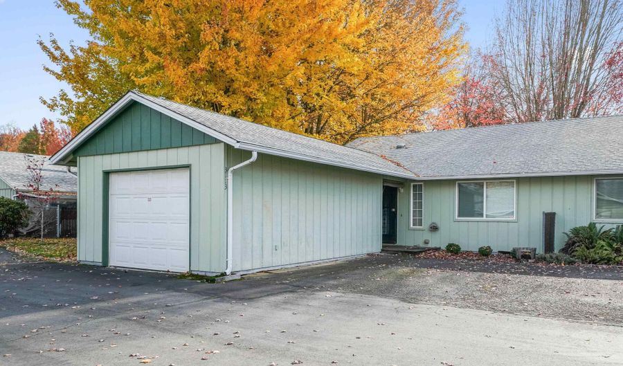 3113 Jackson St SE, Albany, OR 97322 - 2 Beds, 2 Bath