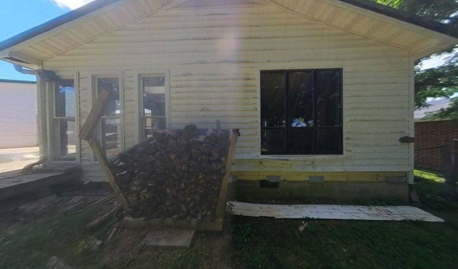 2263 BEECH St, Ashland, KY 41102 - 3 Beds, 2 Bath
