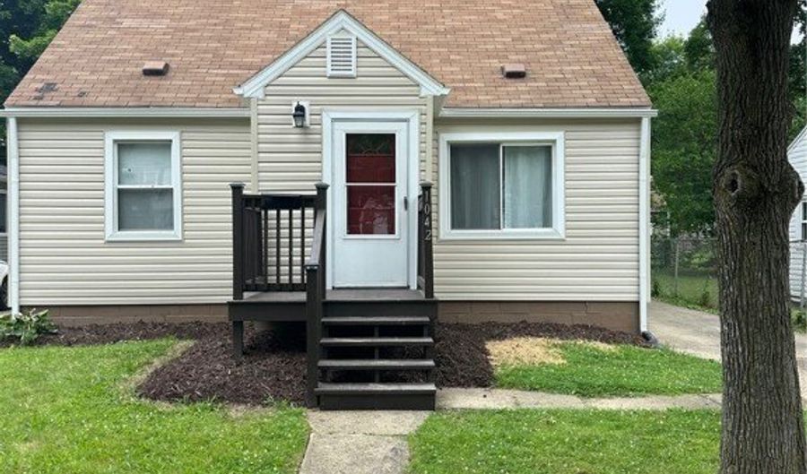 1042 Frederick Blvd, Akron, OH 44320 - 3 Beds, 1 Bath