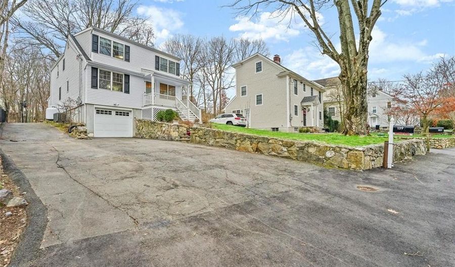 139 River St, New Canaan, CT 06840 - 5 Beds, 3 Bath
