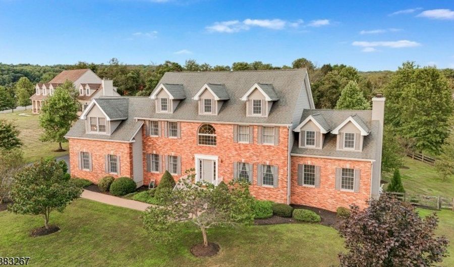 8 Hemingway Dr, Alexandria Twp., NJ 08848 - 4 Beds, 4 Bath
