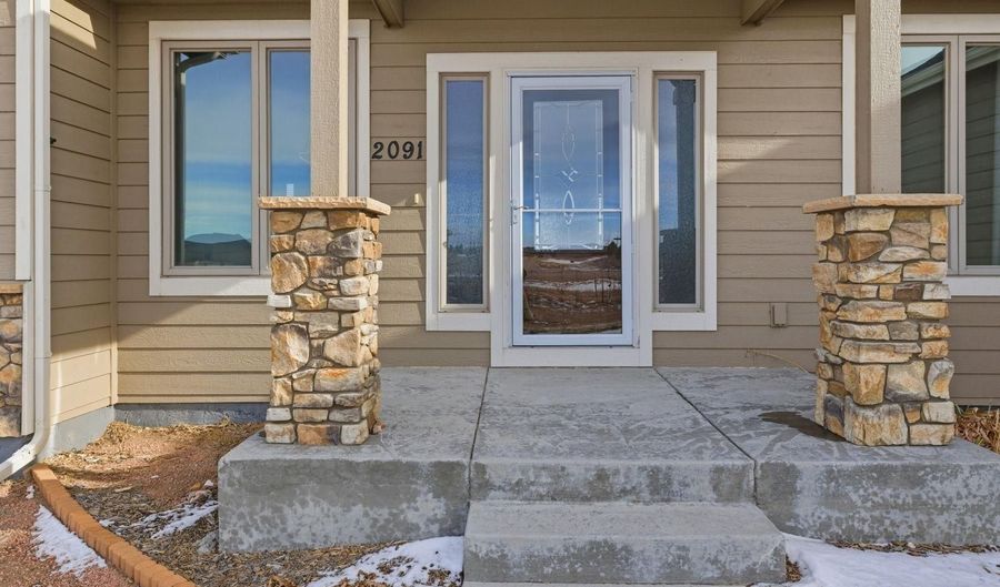 2091 LACY Dr, Cheyenne, WY 82001 - 4 Beds, 3 Bath