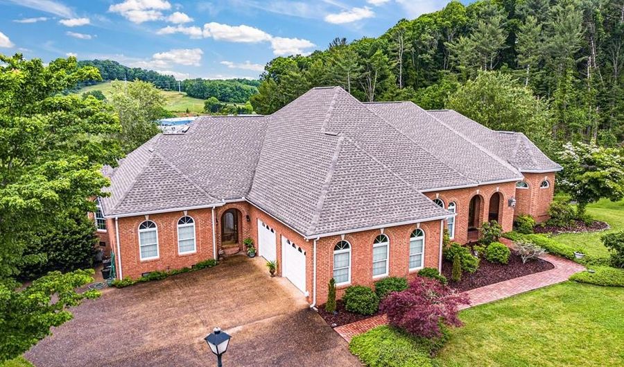 21390 Sheffield Ct, Abingdon, VA 24210 - 3 Beds, 4 Bath
