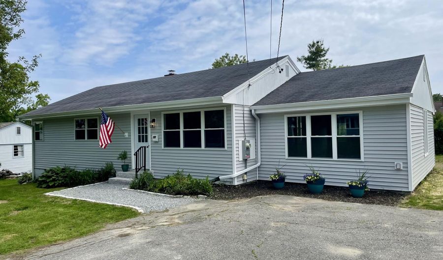 10 Crawford Dr, Bath, ME 04530 - 3 Beds, 2 Bath