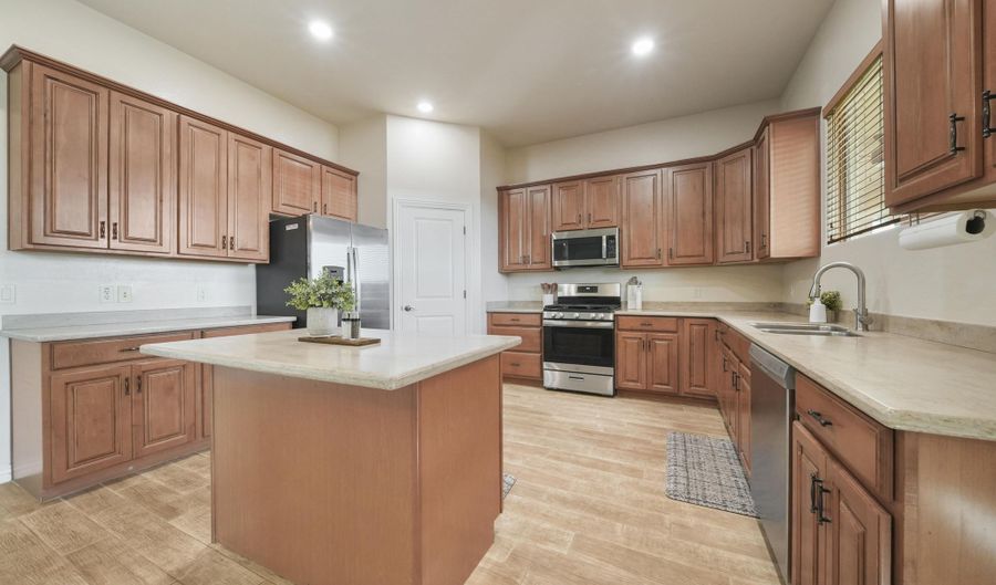 9858 N FALDALE Rd, Casa Grande, AZ 85122 - 4 Beds, 2 Bath