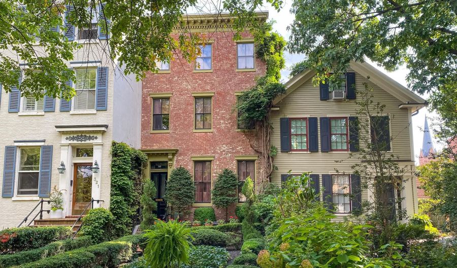 322 E CAPITOL St NE, Washington, DC 20003 - 4 Beds, 5 Bath