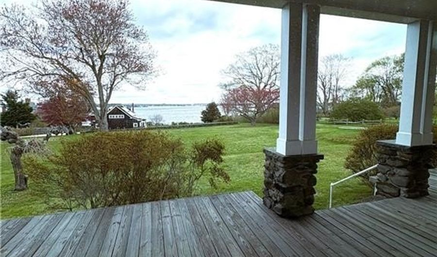 39 Walcott Ave, Jamestown, RI 02835 - 4 Beds, 3 Bath
