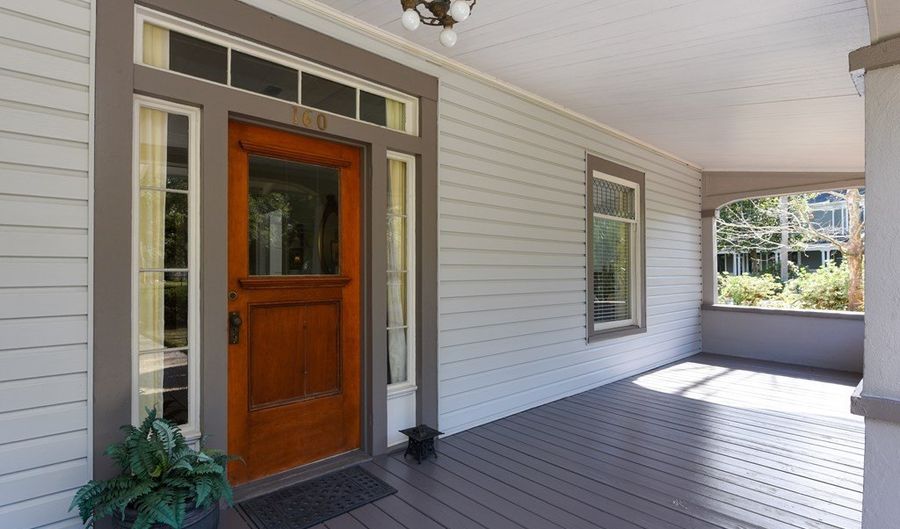 160 Ave C, Apalachicola, FL 32320 - 2 Beds, 2 Bath