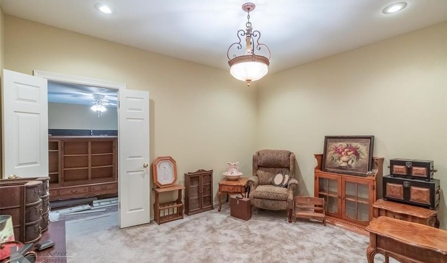 29 Cherry Hls E, Abilene, TX 79606 - 4 Beds, 5 Bath