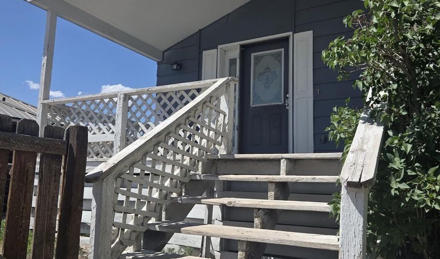 321 SMITH Ave, Big Piney, WY 83113 - 3 Beds, 2 Bath