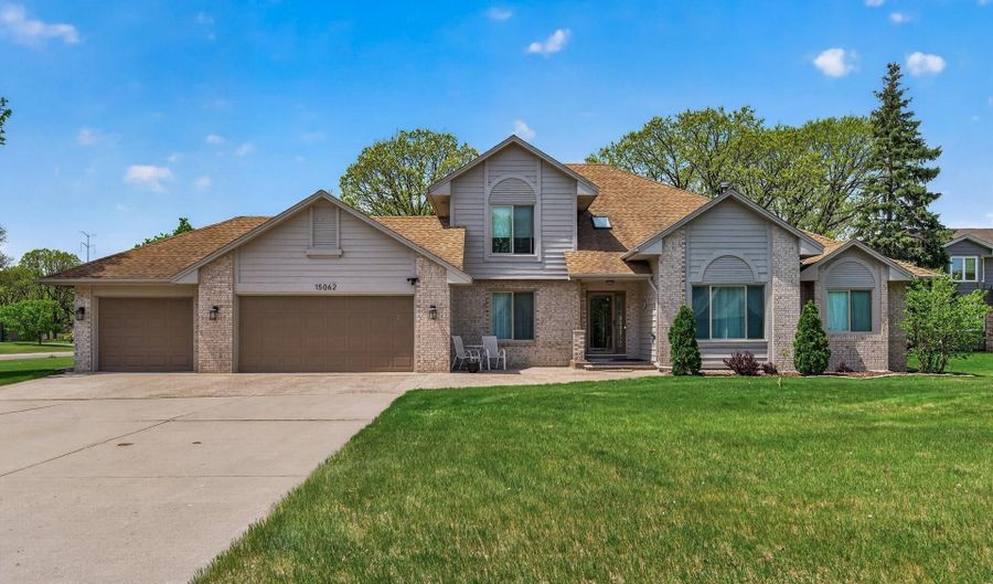 15062 Crane St NW, Andover, MN 55304 - 5 Beds, 4 Bath