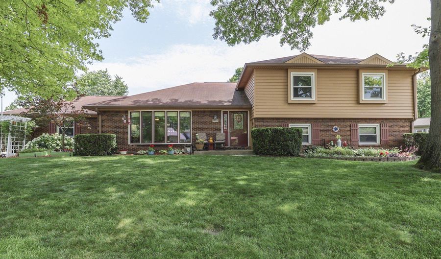 6903 White Pines Ct, Indianapolis, IN 46217 - 5 Beds, 3 Bath