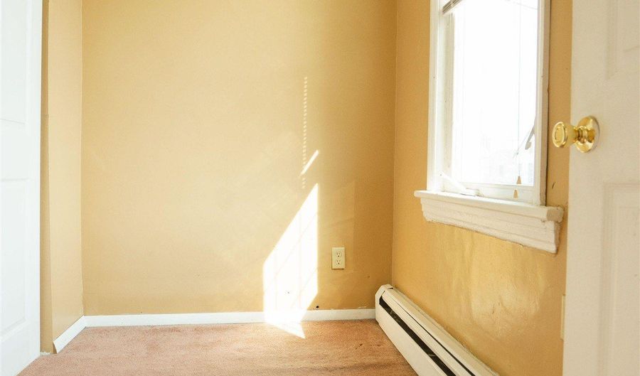 72 W 12TH St 2, Bayonne, NJ 07002 - 3 Beds, 1 Bath