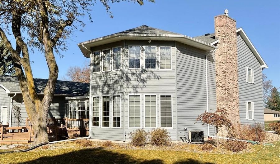 2701 4th Ave NW, Austin, MN 55912 - 4 Beds, 3 Bath