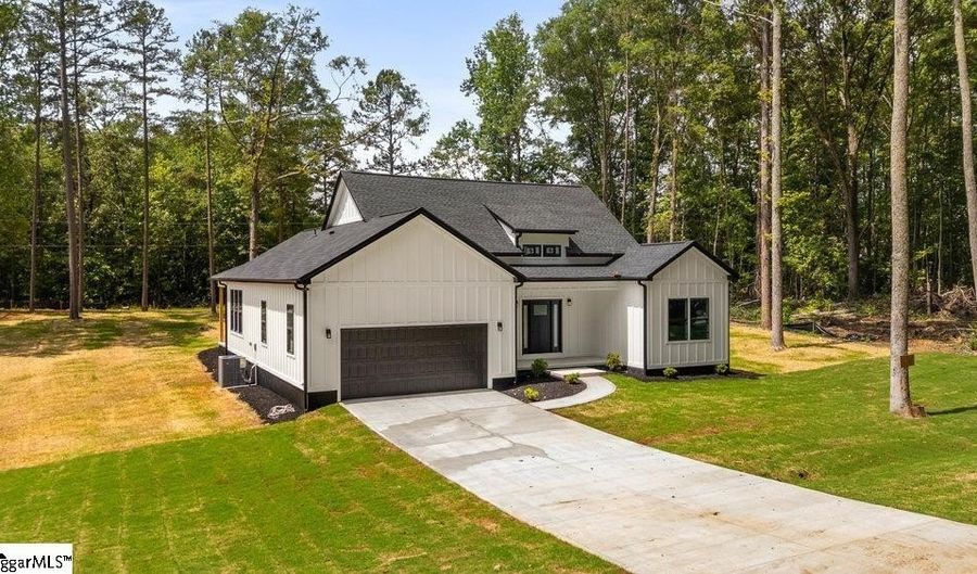213 Chestnut Dr, Belton, SC 29627 - 3 Beds, 3 Bath