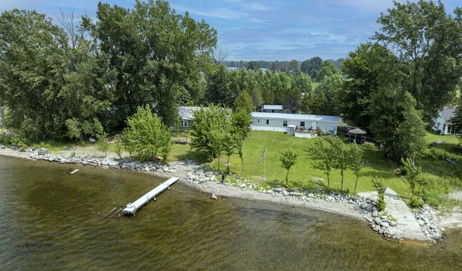 279 Hunter North Rd, Alburgh, VT 05440 - 3 Beds, 2 Bath