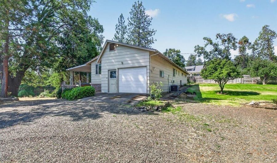 624 Crowson Rd, Ashland, OR 97520 - 2 Beds, 2 Bath