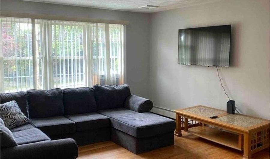 237 Kingstown Rd, Narragansett, RI 02882 - 5 Beds, 2 Bath