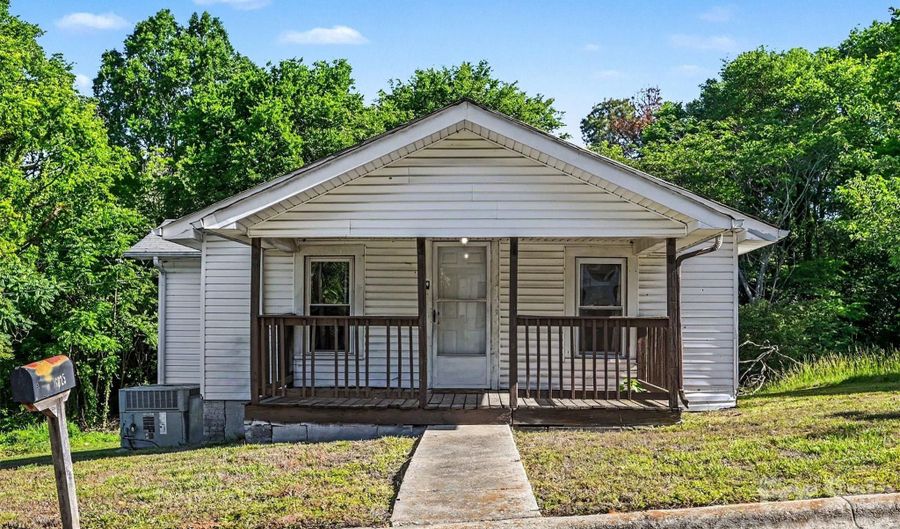 1025 Martin Luther King Jr Dr, Albemarle, NC 28001 - 2 Beds, 1 Bath