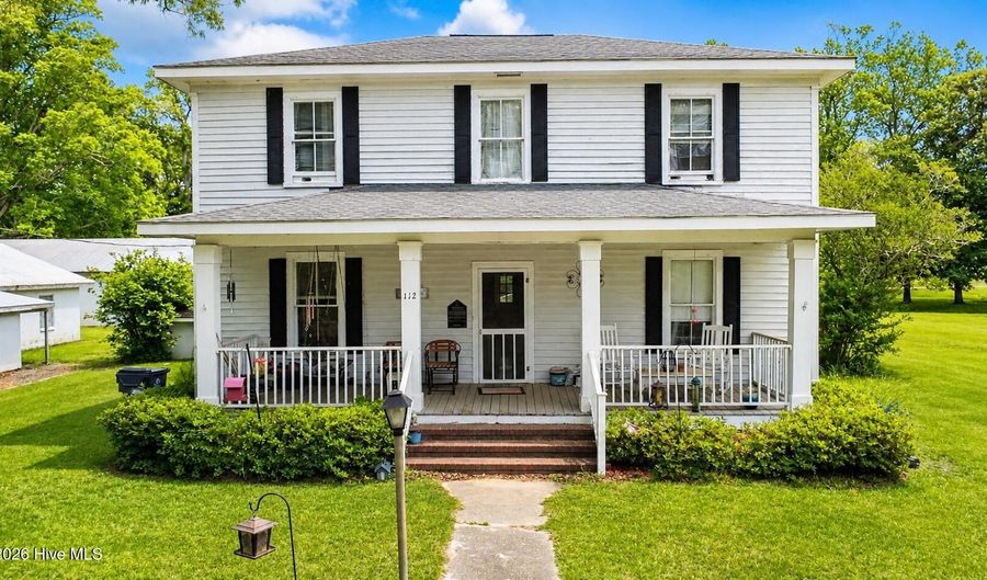 112 N College St, Atkinson, NC 28421 - 5 Beds, 3 Bath