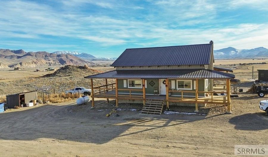 699 Stephens Rd, Challis, ID 83226 - 4 Beds, 3 Bath