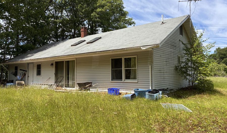 102 Augusta Rd, Belmont, ME 04952 - 2 Beds, 1 Bath
