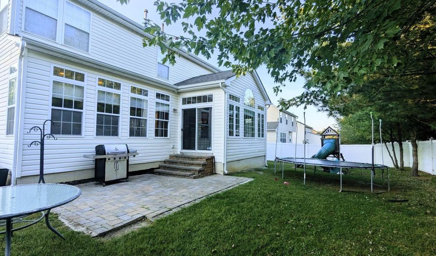 60 LAMP POST Dr, Barnegat, NJ 08005 - 4 Beds, 3 Bath