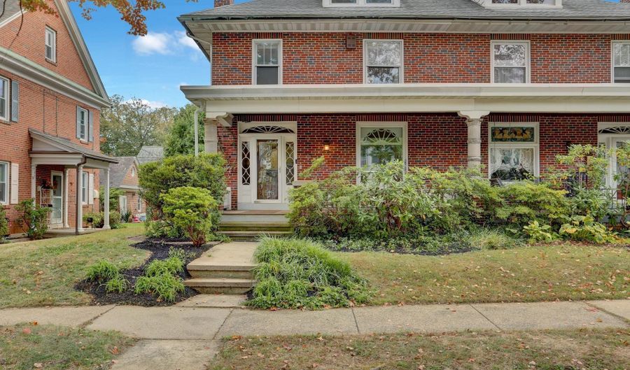 1516 DELAWARE Ave, Reading, PA 19610 - 4 Beds, 3 Bath