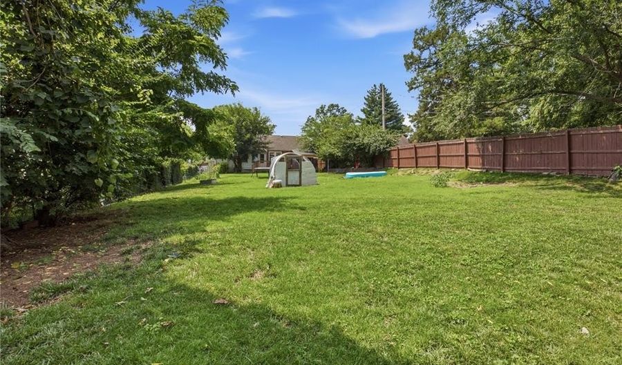 6329 Darlow Dr, Affton, MO 63123 - 2 Beds, 2 Bath