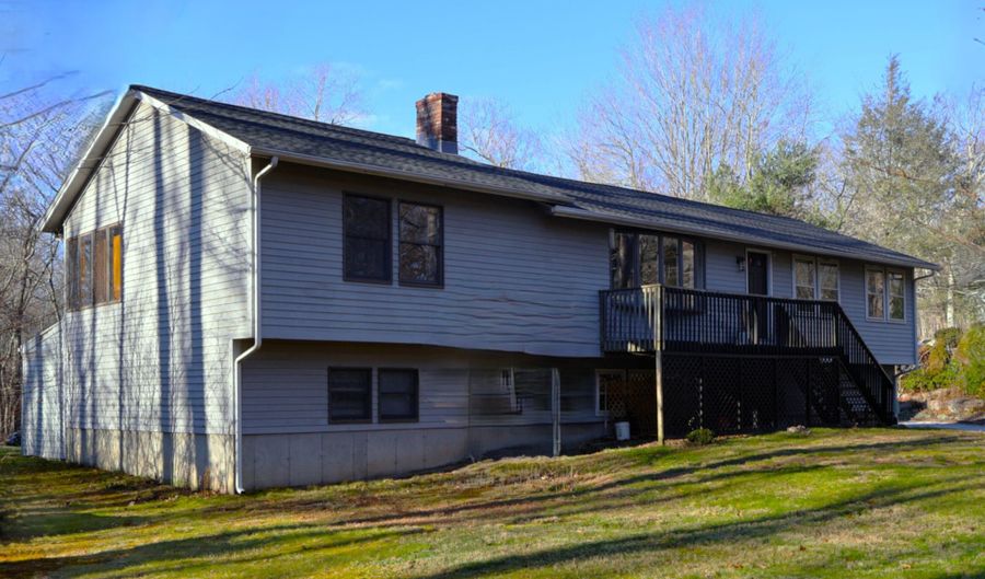 73 Airline Rd, Clinton, CT 06413 - 3 Beds, 3 Bath