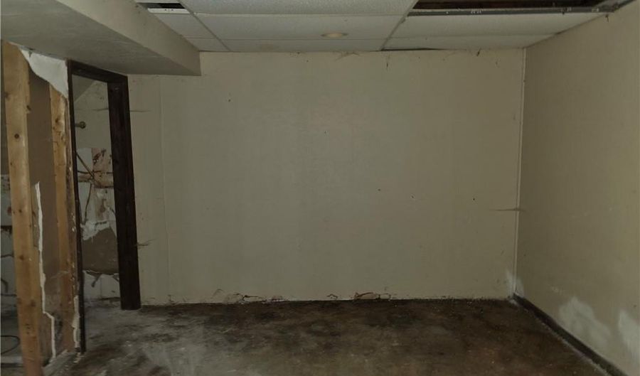 1421 S 6th St, Atchison, KS 66002 - 3 Beds, 2 Bath