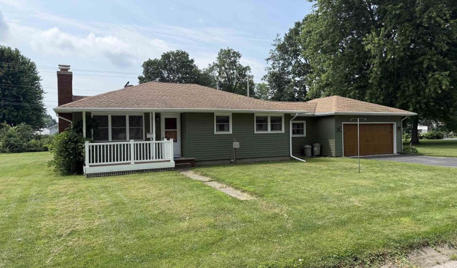 301 W Indiana Ave, Argos, IN 46501 - 2 Beds, 1 Bath
