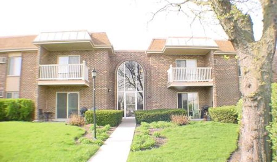 2415 N KENNICOTT Ave 2D, Arlington Heights, IL 60004 - 1 Beds, 1 Bath